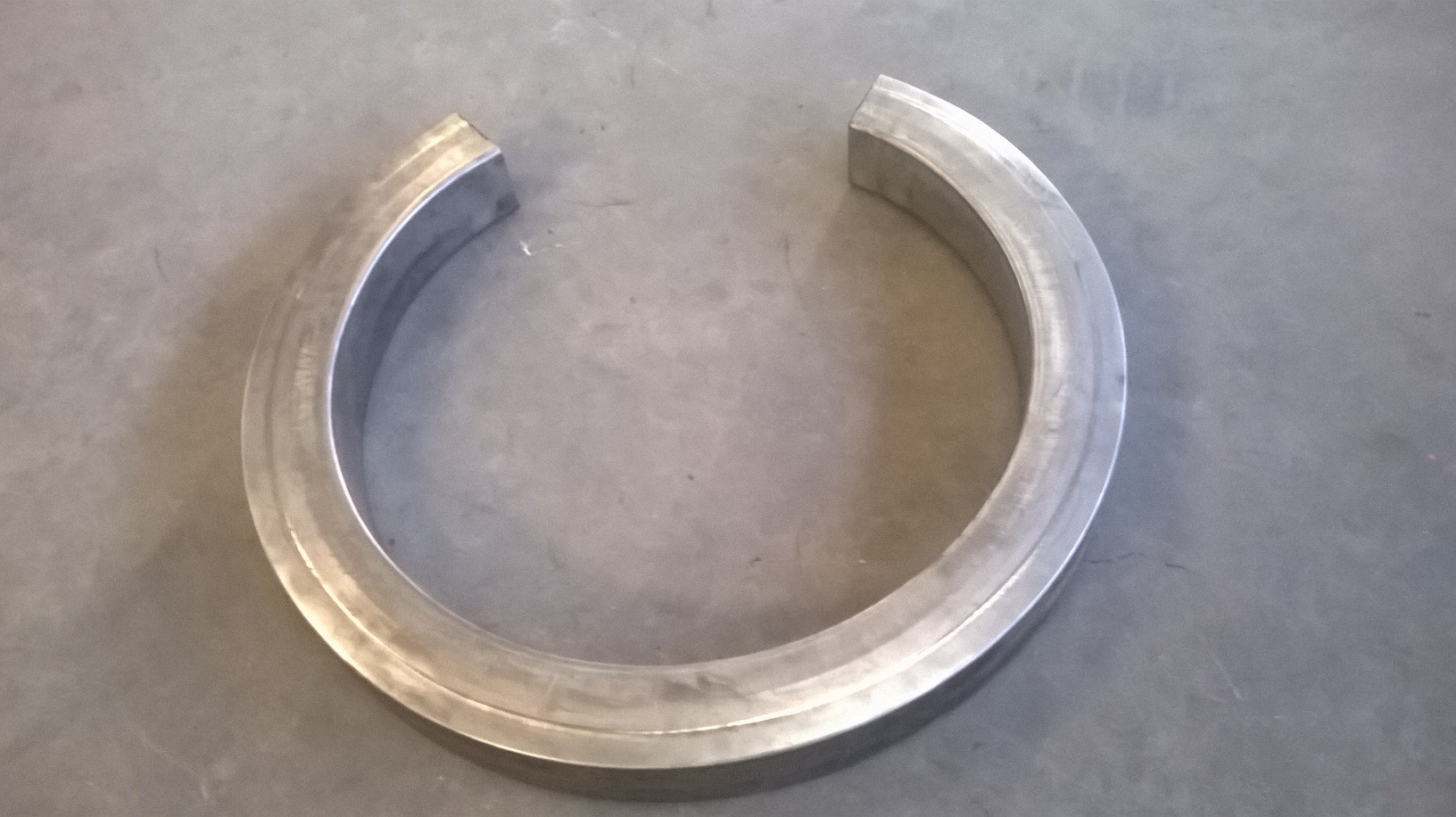 Tubo 100x100x5 a Radio 350 mm