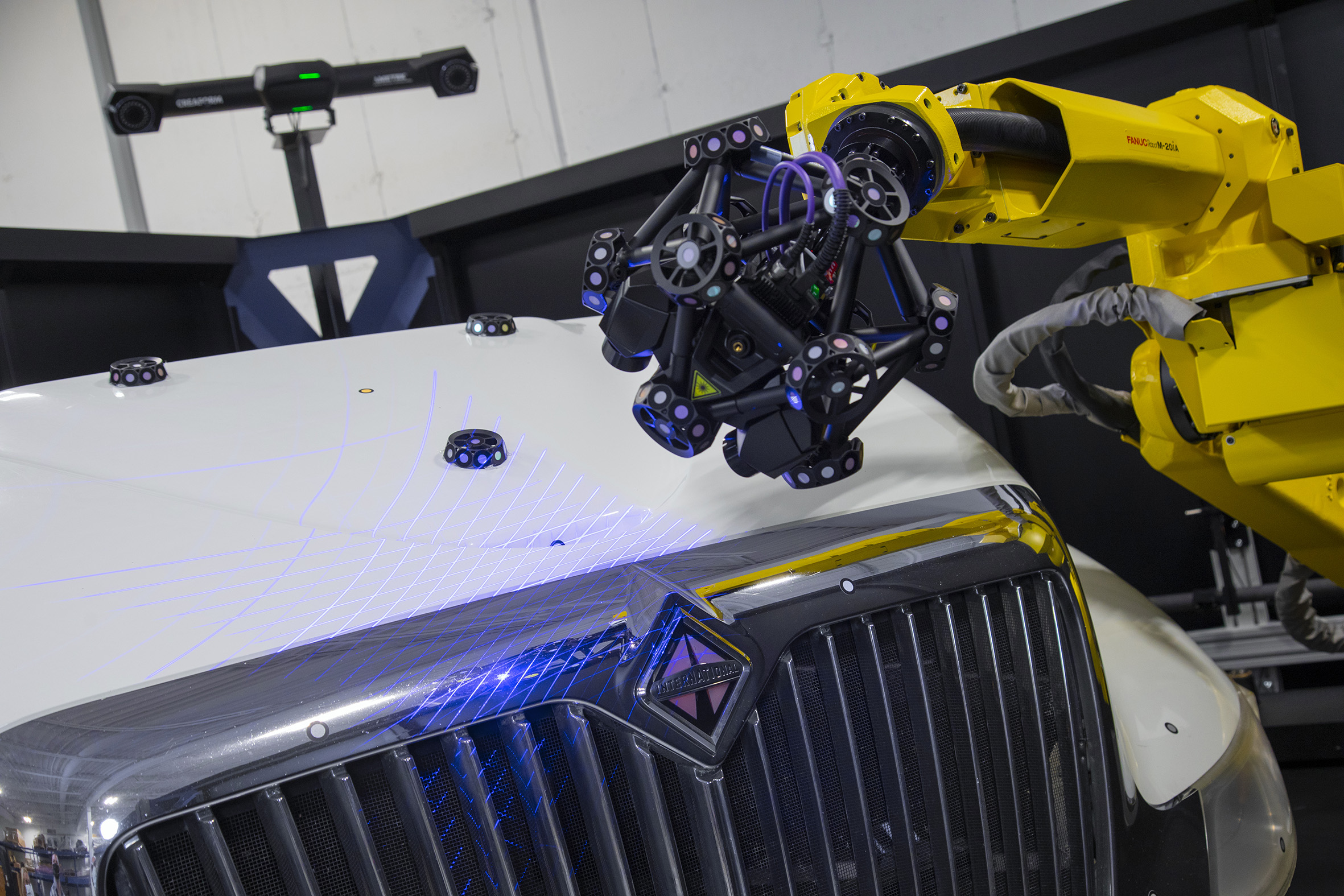 ESCÁNER 3D ÓPTICO MONTADO EN ROBOT: MetraSCAN 3D-R