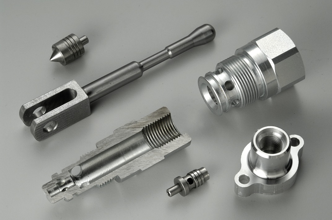 Turning parts by CNC lathes